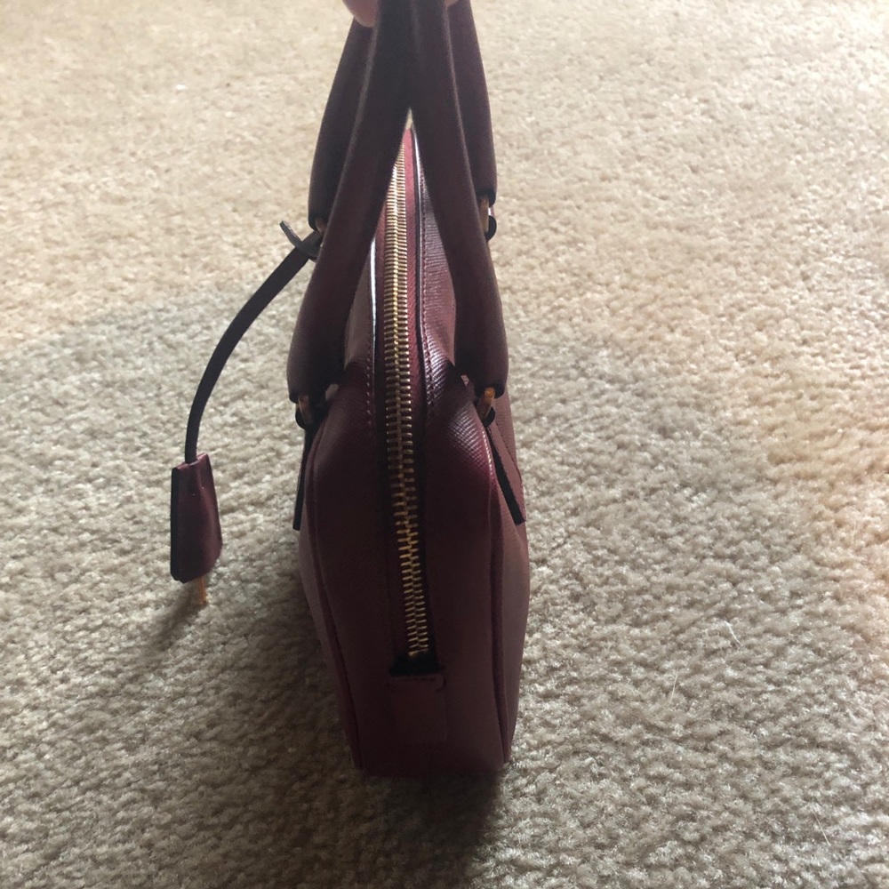 Prada - Picture 6 of 11